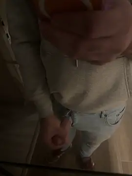 Snapshot of Klaus298 chatting on December 2, 8:41 am Klaus298 online show from December 2, 8:41 am