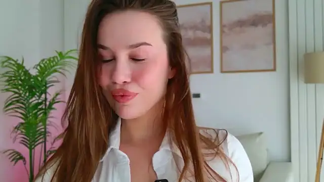 Snapshot of GoddessRoxana chatting on March 2, 11:17 am GoddessRoxana online show from March 2, 11:17 am