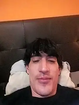 Snapshot of moutt99 chatting on January 15, 8:48 pm moutt99 online show from January 15, 8:48 pm