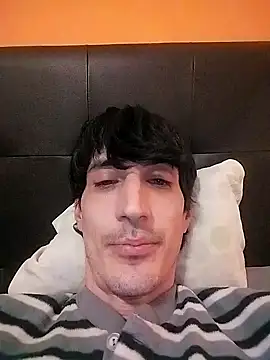 Snapshot of moutt99 chatting on January 16, 5:23 pm moutt99 online show from January 16, 5:23 pm