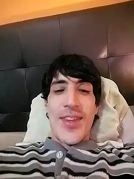 Snapshot of moutt99 chatting on January 17, 2:28 pm moutt99 online show from January 17, 2:28 pm