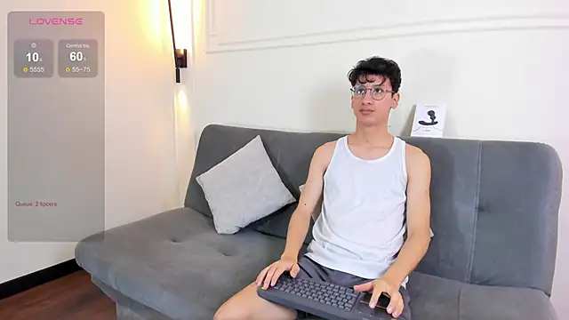 Snapshot of Cum_hunters chatting on November 14, 3:27 am Cum hunters online show from November 14, 3:27 am