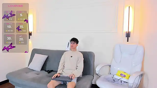 Snapshot of Cum_hunters chatting on November 20, 3:18 am Cum hunters online show from November 20, 3:18 am