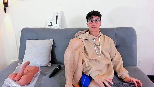 Snapshot of Cum_hunters chatting on November 22, 3:27 am Cum hunters online show from November 22, 3:27 am