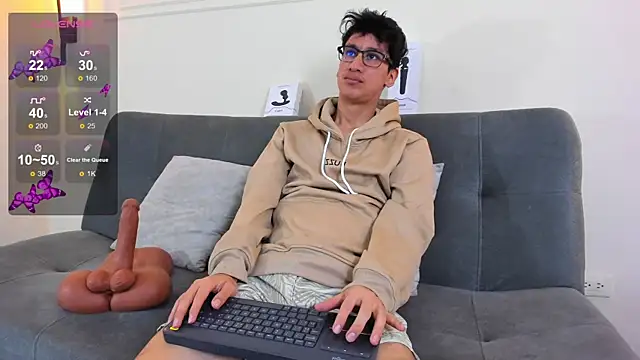 Snapshot of Cum_hunters chatting on November 25, 3:28 am Cum hunters online show from November 25, 3:28 am