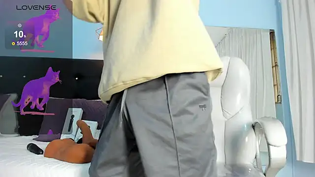 Snapshot of Cum_hunters chatting on December 19, 7:10 pm Cum hunters online show from December 19, 7:10 pm