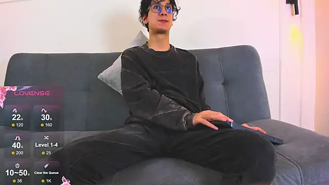 Snapshot of Cum_hunters chatting on May 24, 3:33 am Cum hunters online show from May 24, 3:33 am