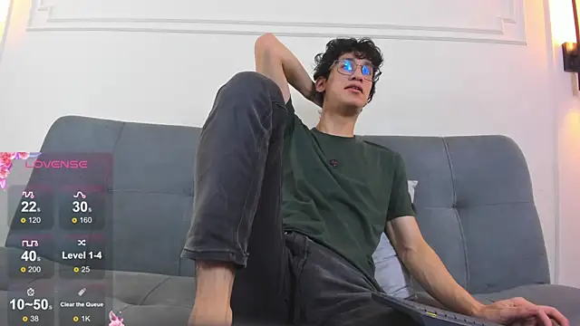 Snapshot of Cum_hunters chatting on June 26, 3:11 am Cum hunters online show from June 26, 3:11 am