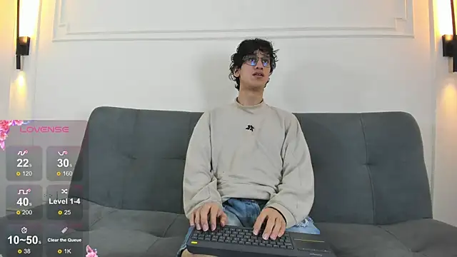 Snapshot of Cum_hunters chatting on July 8, 3:11 am Cum hunters online show from July 8, 3:11 am