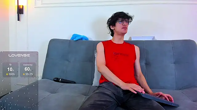 Snapshot of Cum_hunters chatting on July 22, 3:20 am Cum hunters online show from July 22, 3:20 am