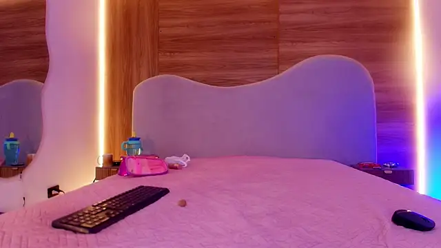 Snapshot of Auroraa_miller chatting on June 11, 3:04 am Auroraa miller online show from June 11, 3:04 am