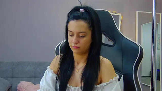 Snapshot of Eva_Lovvia_ chatting on January 31, 12:28 am Eva Lovvia  online show from January 31, 12:28 am