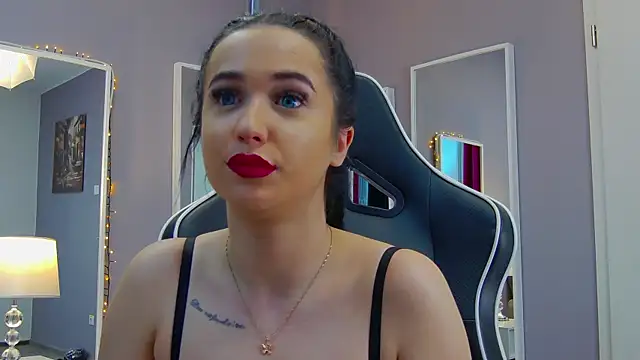 Snapshot of Eva_Lovvia_ chatting on February 24, 10:58 pm Eva Lovvia  online show from February 24, 10:58 pm