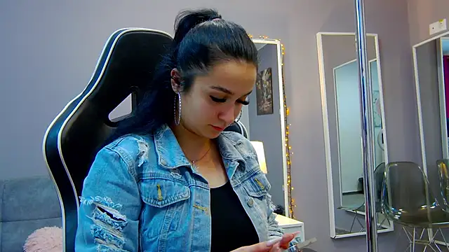 Snapshot of Eva_Lovvia_ chatting on March 4, 7:01 pm Eva Lovvia  online show from March 4, 7:01 pm