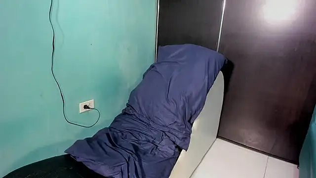 Snapshot of CoupleTwink12 chatting on February 17, 10:47 pm CoupleTwink12 online show from February 17, 10:47 pm