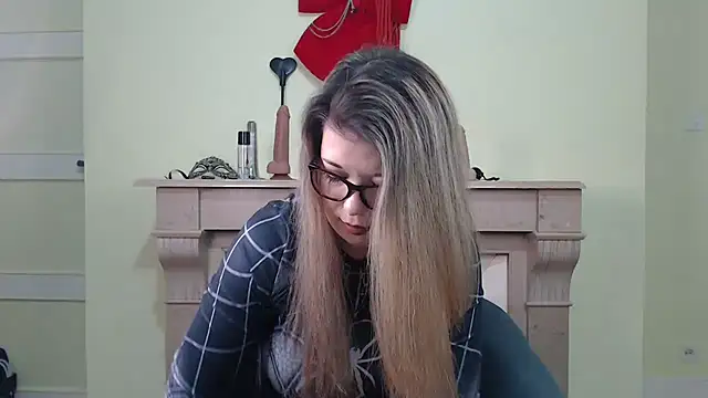 Snapshot of kamilalova chatting on February 2, 1:32 pm kamilalova online show from February 2, 1:32 pm