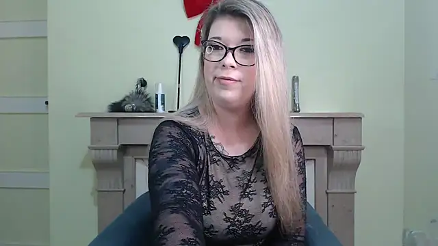 Snapshot of kamilalova chatting on February 27, 2:06 pm kamilalova online show from February 27, 2:06 pm