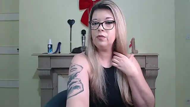 Snapshot of kamilalova chatting on March 31, 2:17 pm kamilalova online show from March 31, 2:17 pm