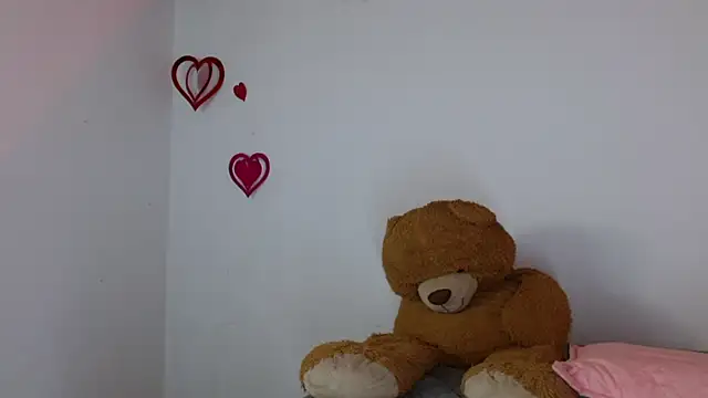 lucie petite online show from March 16, 6:23 pm