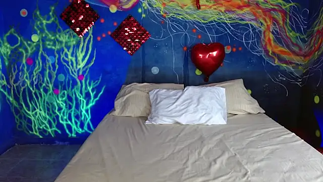 lucie petite online show from September 24, 6:44 pm