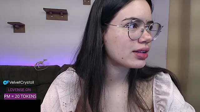 crystalll room online show from October 27, 5:55 am