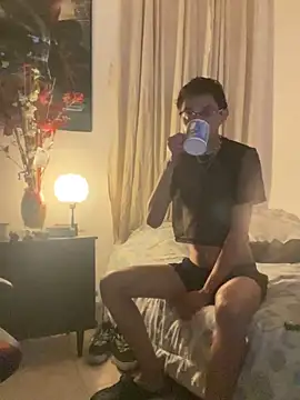 Snapshot of darkdesire_01 chatting on January 25, 1:32 am darkdesire 01 online show from January 25, 1:32 am