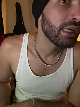 Snapshot of darkdesire_01 chatting on February 2, 12:09 am darkdesire 01 online show from February 2, 12:09 am