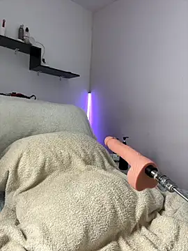 Snapshot of darkdesire_01 chatting on October 28, 2:48 am darkdesire 01 online show from October 28, 2:48 am