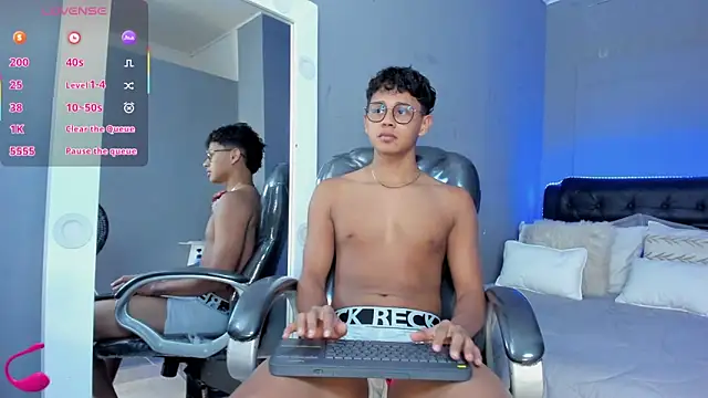 Snapshot of Dawn16_ chatting on November 3, 9:27 pm Dawn16 online show from November 3, 9:27 pm