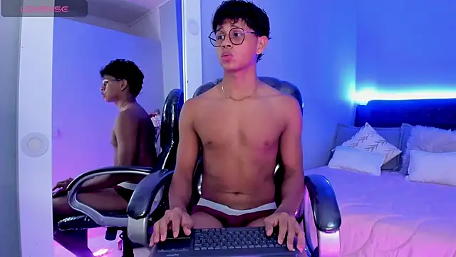 Snapshot of Dawn16_ chatting on November 27, 8:33 pm Dawn16 online show from November 27, 8:33 pm