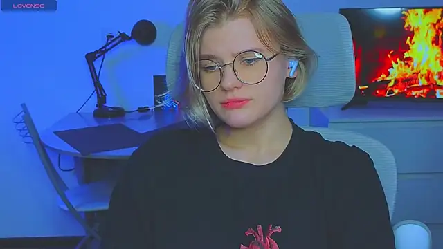  JessieVibes online show from February 8, 4:47 pm