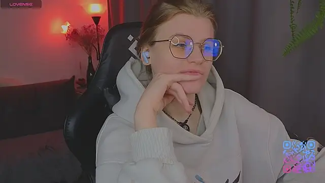  JessieVibes online show from May 26, 1:18 pm