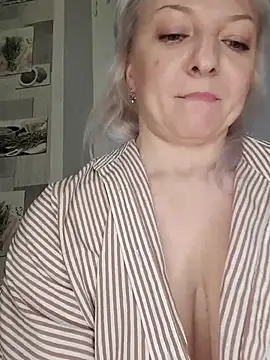 Snapshot of Anesteishen chatting on December 21, 8:21 am Anesteishen online show from December 21, 8:21 am