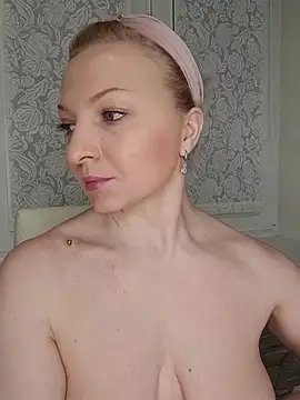 Snapshot of Anesteishen chatting on January 15, 5:12 am Anesteishen online show from January 15, 5:12 am