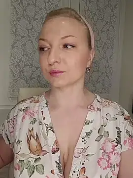 Snapshot of Anesteishen chatting on February 10, 4:27 am Anesteishen online show from February 10, 4:27 am