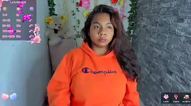 naty jhonsom  online show from March 7, 6:24 am