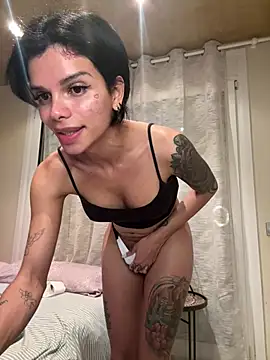 Snapshot of Rosariolovex chatting on February 2, 12:30 am Rosariolovex online show from February 2, 12:30 am