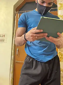 Snapshot of hot_hunk_boy chatting on March 1, 6:54 pm hot hunk boy online show from March 1, 6:54 pm