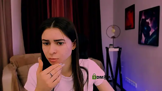 Snapshot of flora_ri chatting on January 29, 8:35 pm flora ri online show from January 29, 8:35 pm