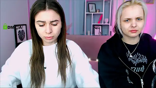 Snapshot of flora_ri chatting on February 11, 10:15 am flora ri online show from February 11, 10:15 am