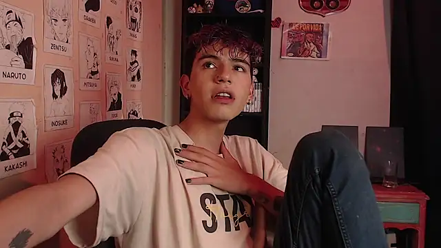 Snapshot of Mickey_Magic chatting on January 21, 4:10 am Mickey Magic online show from January 21, 4:10 am