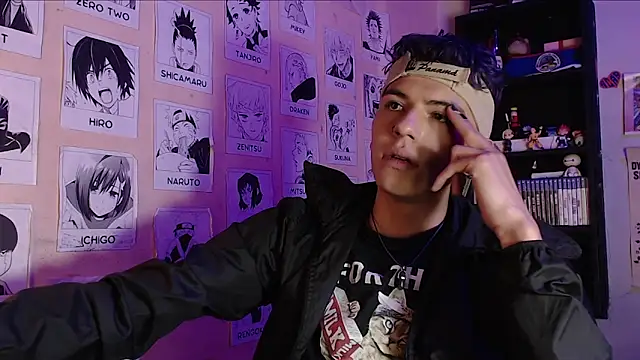 Snapshot of Mickey_Magic chatting on January 23, 9:18 am Mickey Magic online show from January 23, 9:18 am