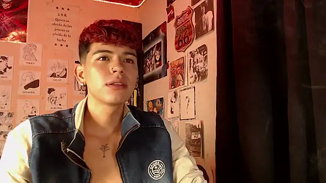 Snapshot of Mickey_Magic chatting on March 14, 6:32 am Mickey Magic online show from March 14, 6:32 am