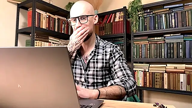 AssHunter4k online show from February 10, 1:44 pm