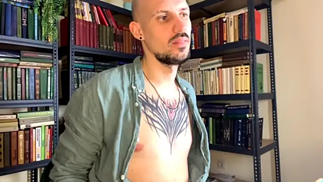 AssHunter4k online show from February 14, 2:23 pm