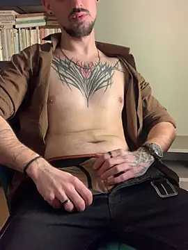 AssHunter4k online show from February 17, 4:37 pm