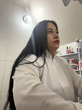 Snapshot of Miia_Jazmin chatting on November 19, 5:02 pm Miia Jazmin online show from November 19, 5:02 pm