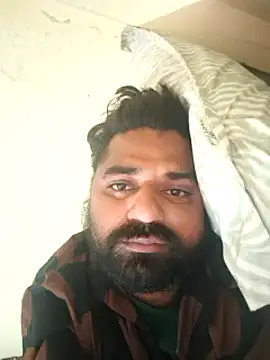 Snapshot of Raziv_komal143 chatting on February 26, 11:20 am Raziv komal143 online show from February 26, 11:20 am