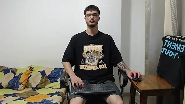 Snapshot of Aleex_Miller chatting on October 12, 1:48 am Aleex Miller online show from October 12, 1:48 am