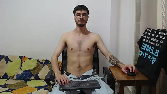 Snapshot of Aleex_Miller chatting on October 25, 11:29 am Aleex Miller online show from October 25, 11:29 am